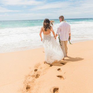 Kauai Island Weddings - Kauai's premier wedding planner. Beach & Bluffs 18