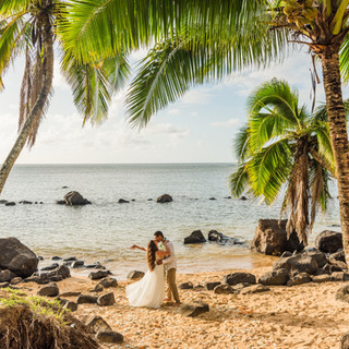 Kauai Island Weddings - Kauai's best wedding planning service. Beach & Palms Tropicana 6