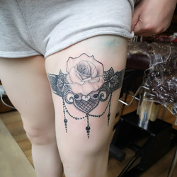 Garter_tattoo