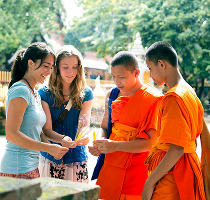 monks-chiang-mai-59f88787845b340011b8ff13.jpg