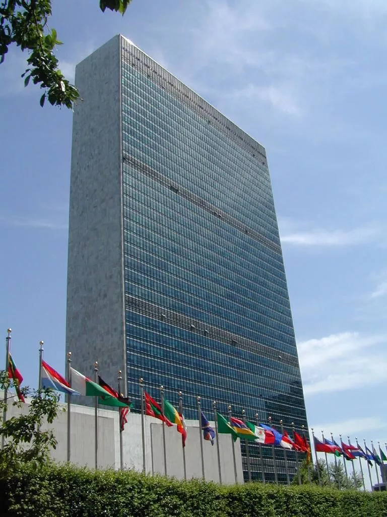 Sede_de_la_ONU_NY_4-768x1024.webp