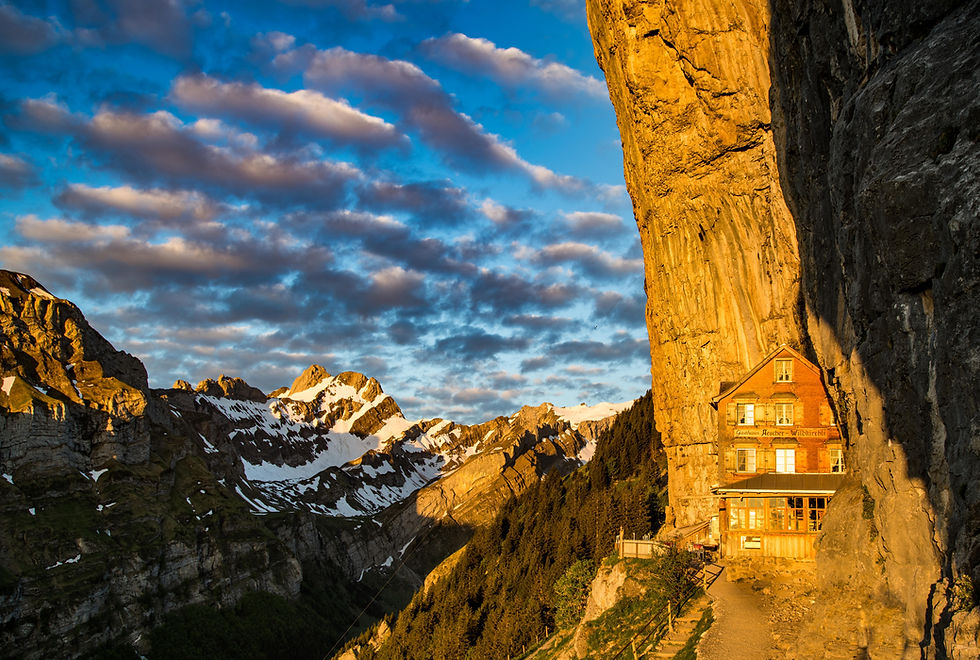 Highlights in Switzerland: Aescher Wildkirchli © Aaron Matzinger's photo locations guide for Switzerland - walkerbout.ch
