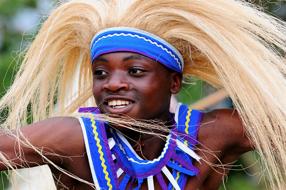 Highlights and best safari destination in Africa - Dancing Warrior in Volcanoes National Park - Virunga Mountains, Ruanda © 2021 Aaron Matzinger