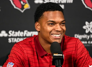 Longe dos holofotes: 10 calouros abaixo do radar para ficar de olho na NFL em 2025.