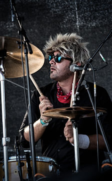 Eugi Bortalo as  Taylor