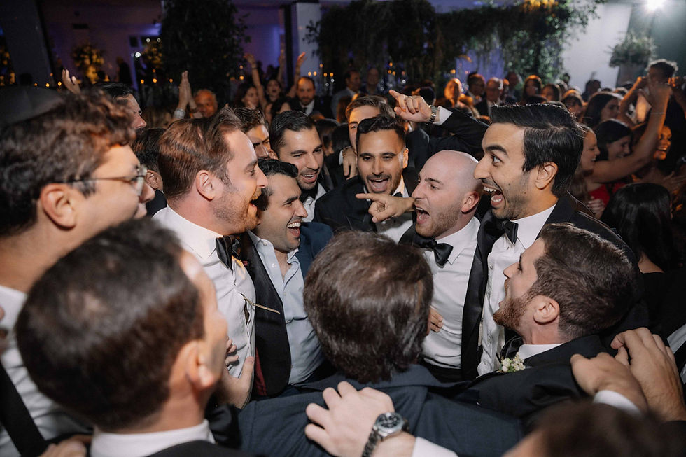 How to Choose the Perfect Wedding Photographer in Miami - 7 Expert Tips