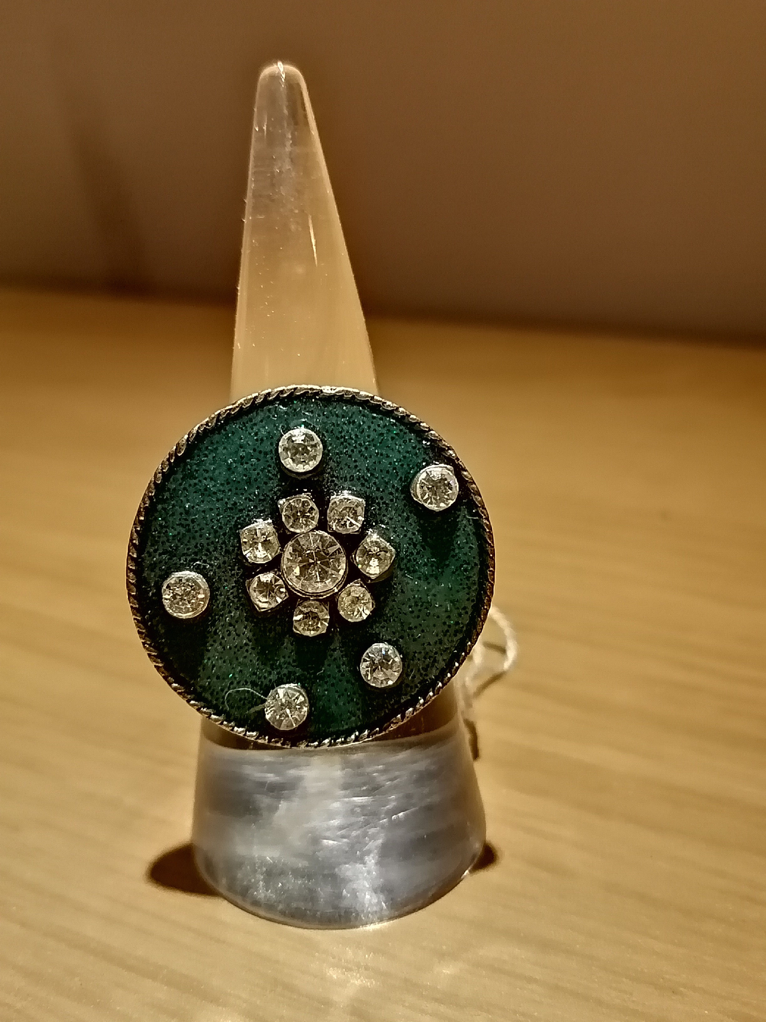 Turquoise Ring with stone detail 