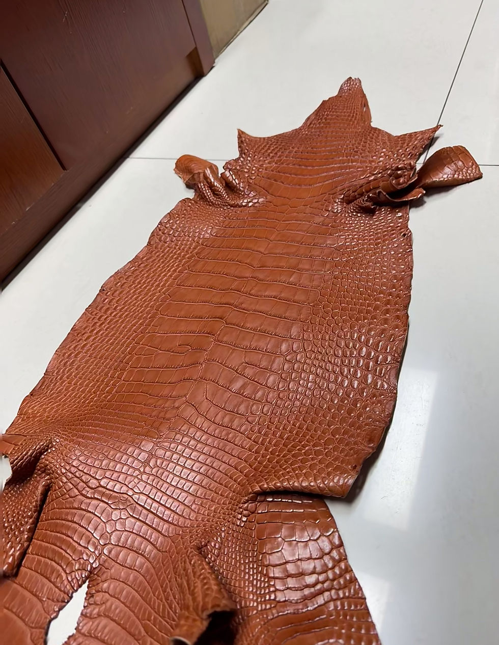 Miniature : WhiskyColor Alligator Leather For Craft Bag,Soft Luxury Black Alligator Leather