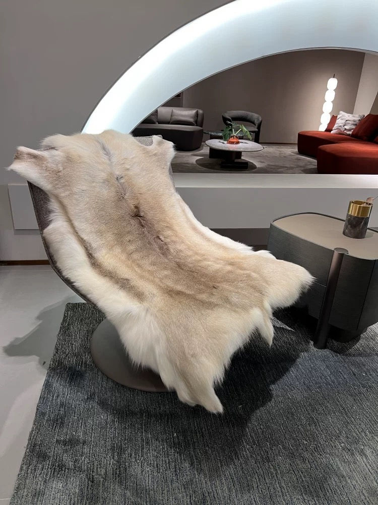 Miniature : Reindeer Skin Hide Fur Soft Area Rug, Genuine Reindeer Rug