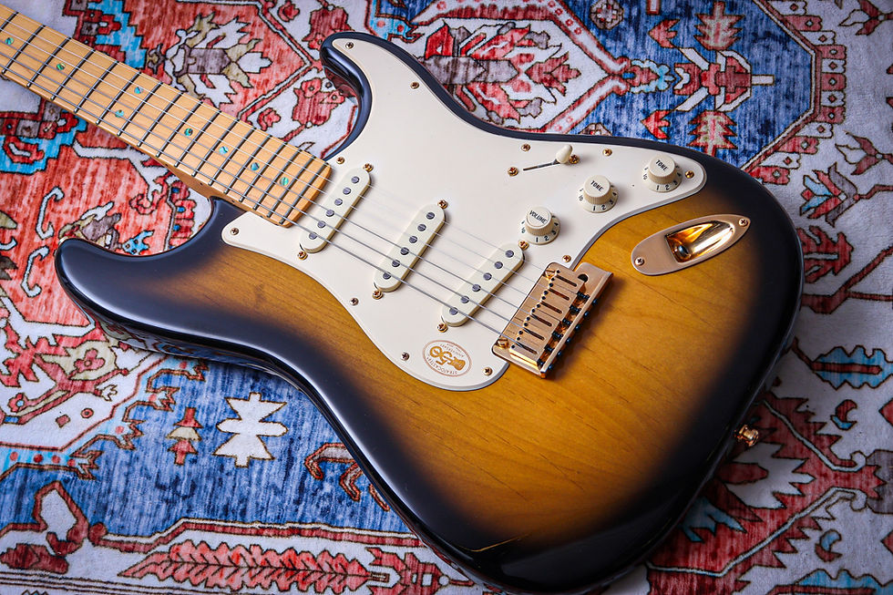 Thumbnail: FENDER USA 50th Anniversary American Deluxe Stratocaster "Sunburst" (2004)