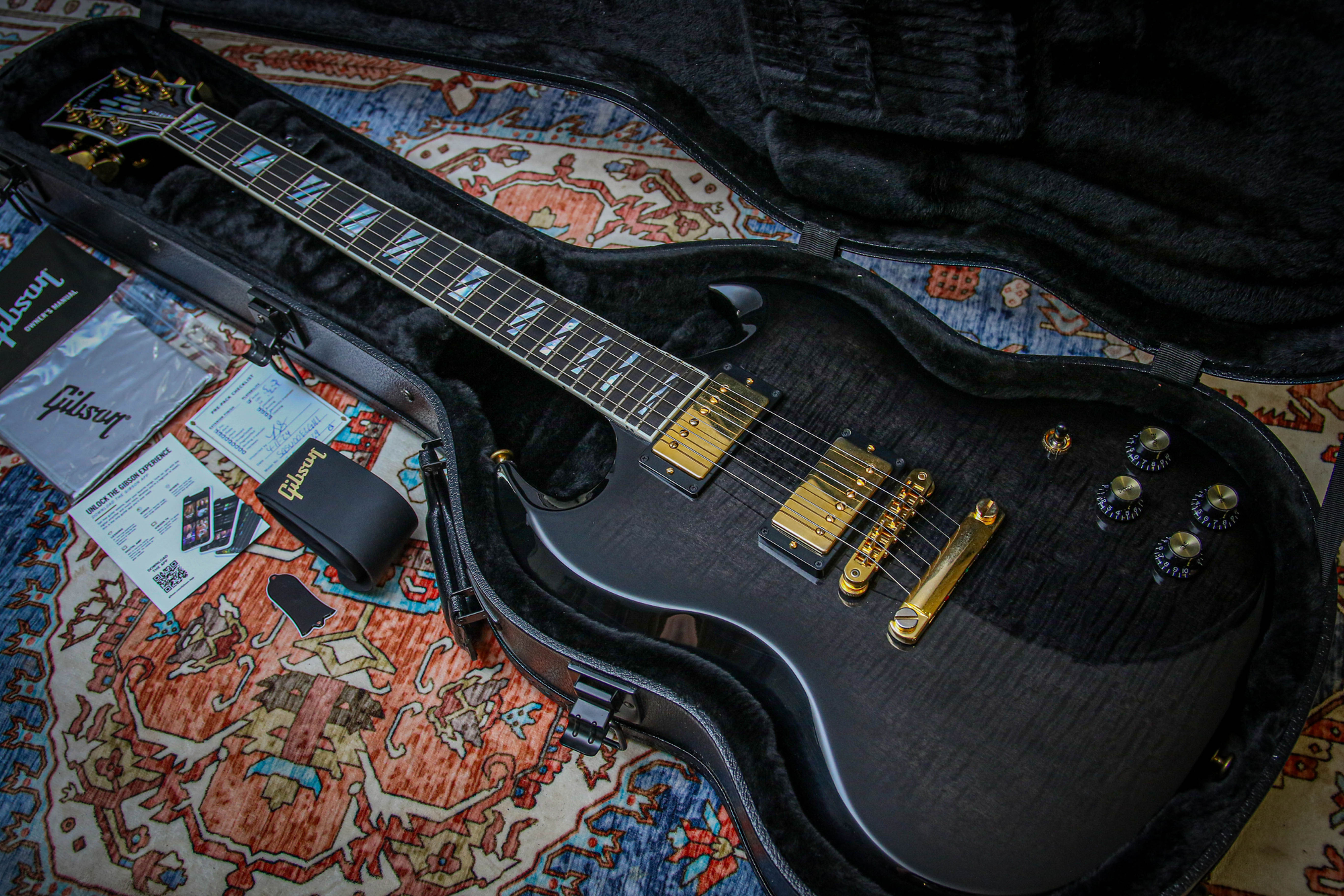 GIBSON USA SG Supreme "Translucent Ebony Burst + Ebony" (2024)