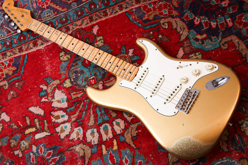 Thumbnail: FENDER USA Custom Shop LTD 64 Special Strat Relic "Gold Sparkle + Maple" (2017)