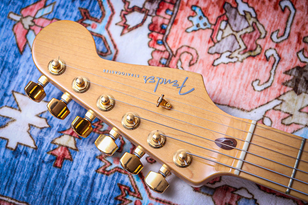 Thumbnail: FENDER USA 50th Anniversary American Deluxe Stratocaster "Sunburst" (2004)