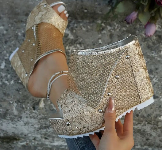 Thumbnail: Royal Gold Platform Shoes #WS128