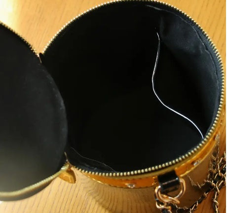 Thumbnail: Queens Lipstick Purse #WB114