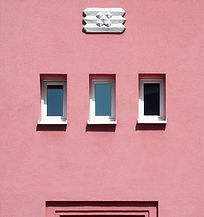 bâtiment rose