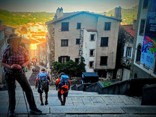 Start vor der Kathedrale in Le Puy