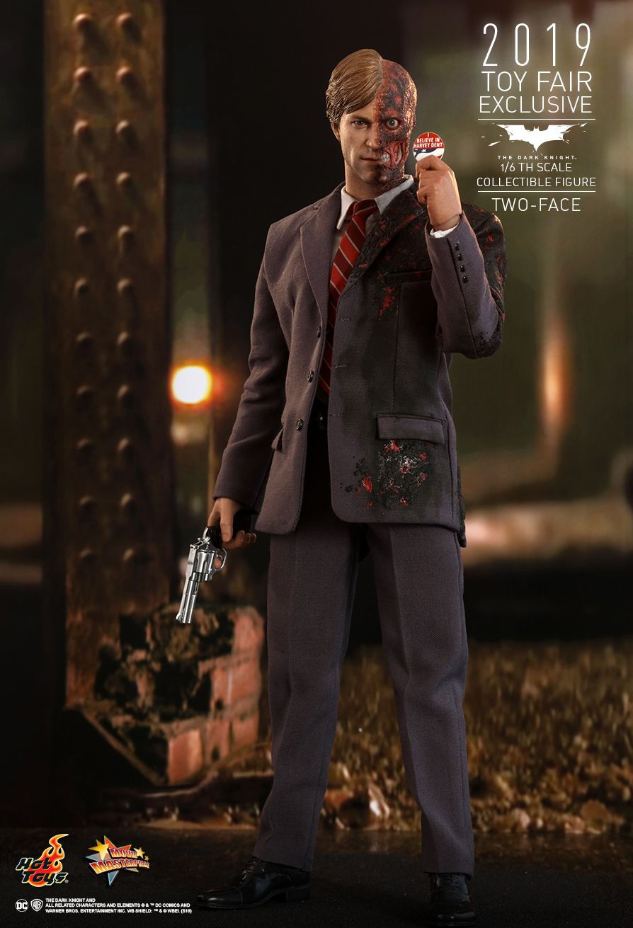 Thumbnail: Two-Face - Batman - The Dark Knight - Hot Toys
