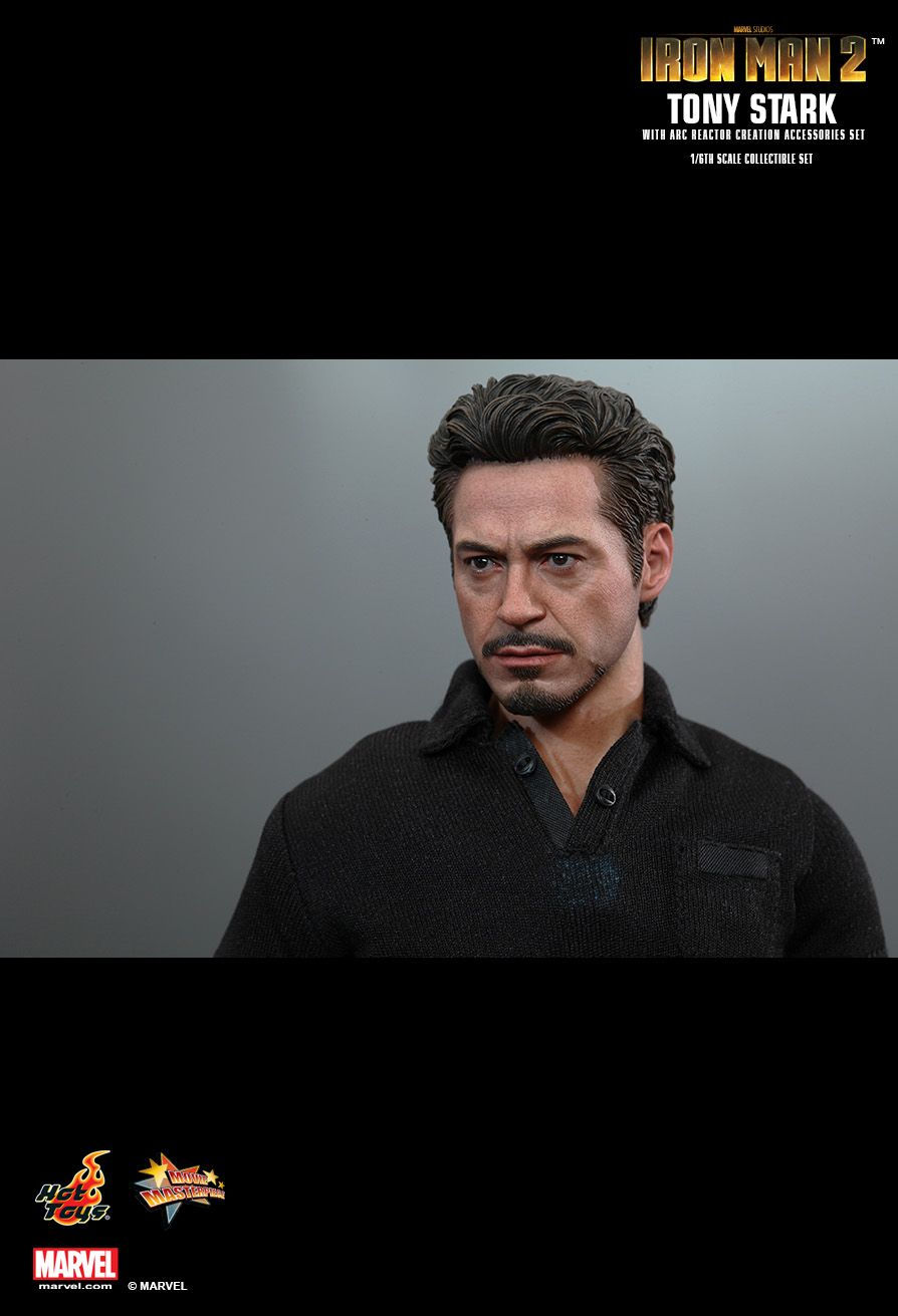 Thumbnail: Tony Stark - Iron Man 2 - Hot Toys