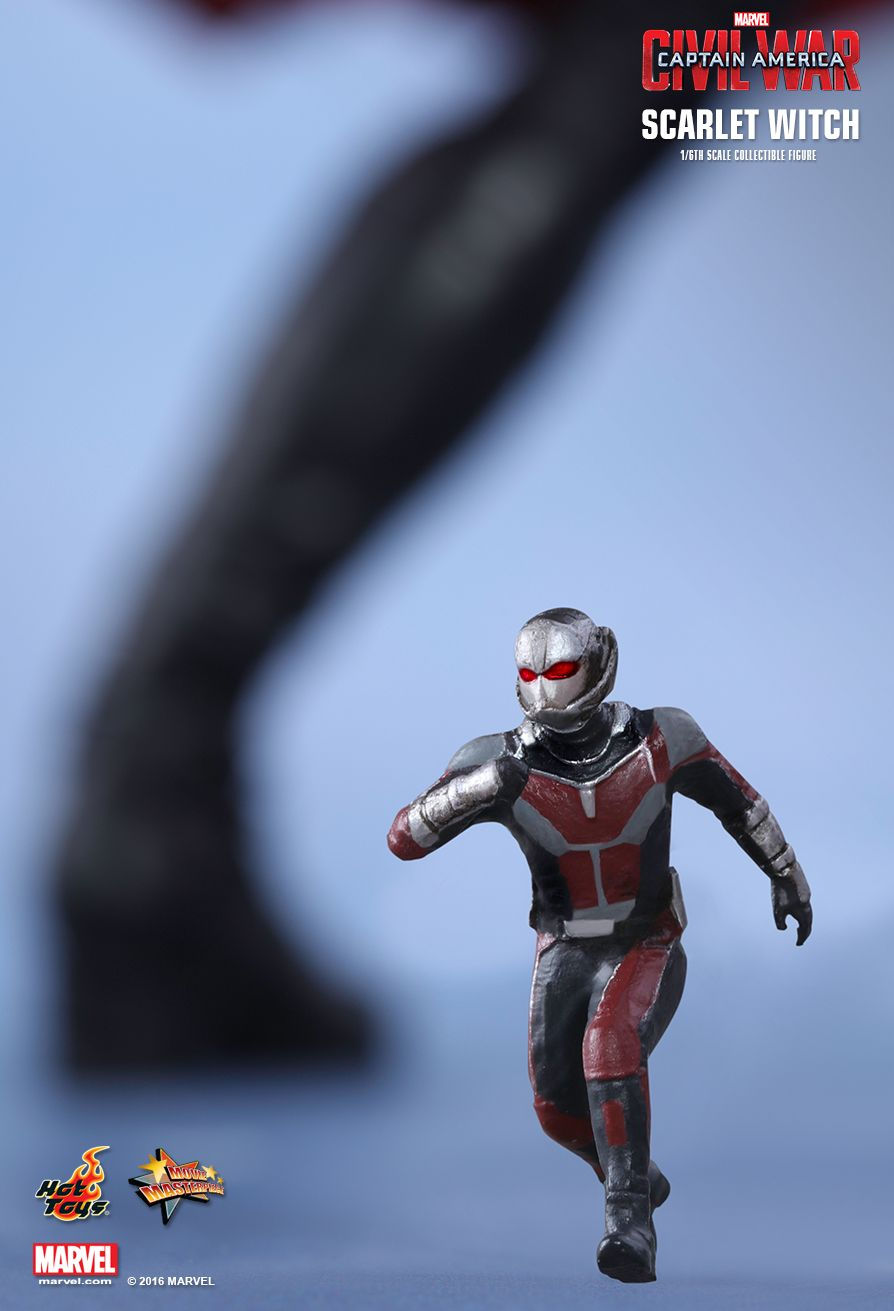 Thumbnail: Scarlet Witch - Captain America - Civil War - Hot Toys
