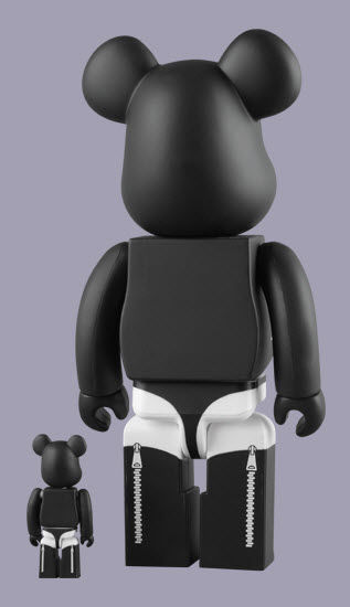 Thumbnail: Surrender- Bearbrick 400