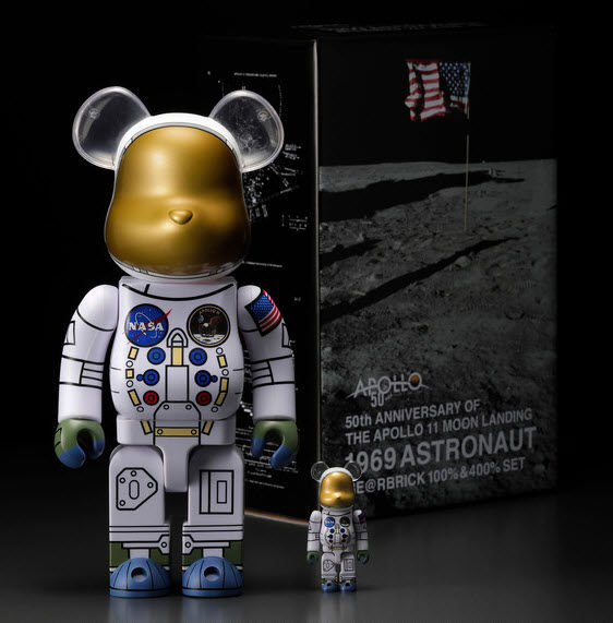 Thumbnail: 1969 Astronaut- Bearbrick 400