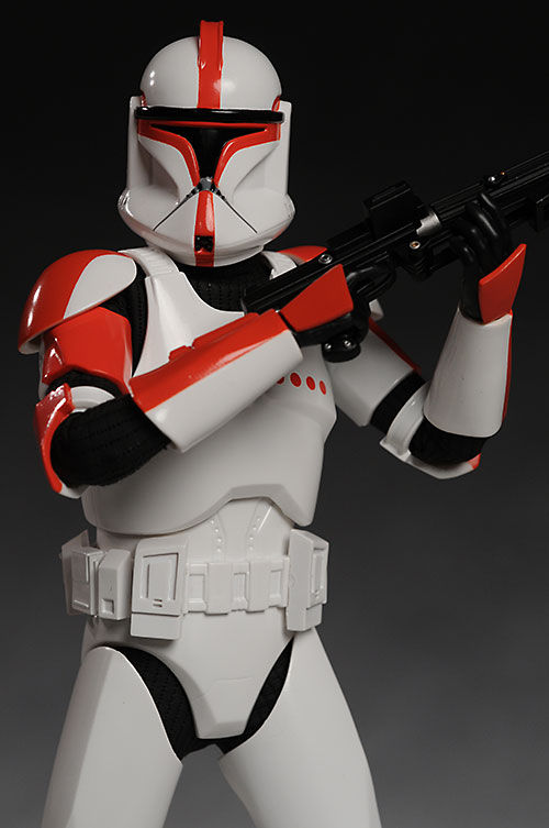 Thumbnail: Clone Trooper Captain - Star Wars - RAH