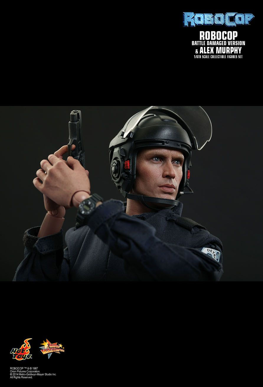 Thumbnail: Robocop Battle Damaged and Alex Murphy - Hot Toys