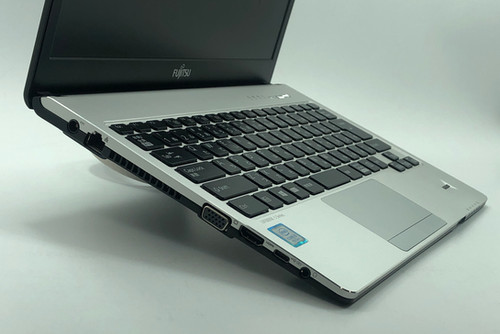 富士通 ノートパソコン Windows11 Office2021 SSD256G 富士通 ノート