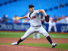 Bauer tosses 7.2 scoreless innings, but Justin Smoak walks it off in tenth for Blue Jays to win 2-1