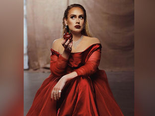 Αυτό είναι το νέο βίντεο κλιπ της Adele για το «Oh My God