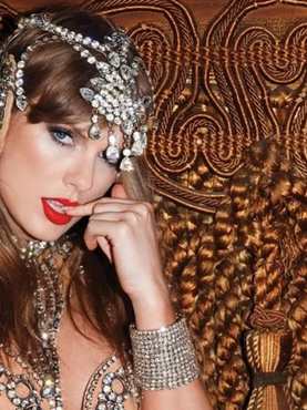 H Taylor Swift αποκάλυψε το «πιο σέξι εξώφυλλο» για το νέο της άλμπουμ