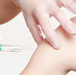 vaccination-2722937_1920.jpg