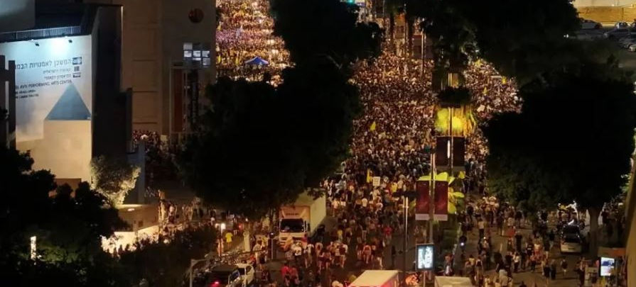 Israelis Demand Ceasefire - Netanyahu Plans Escalation