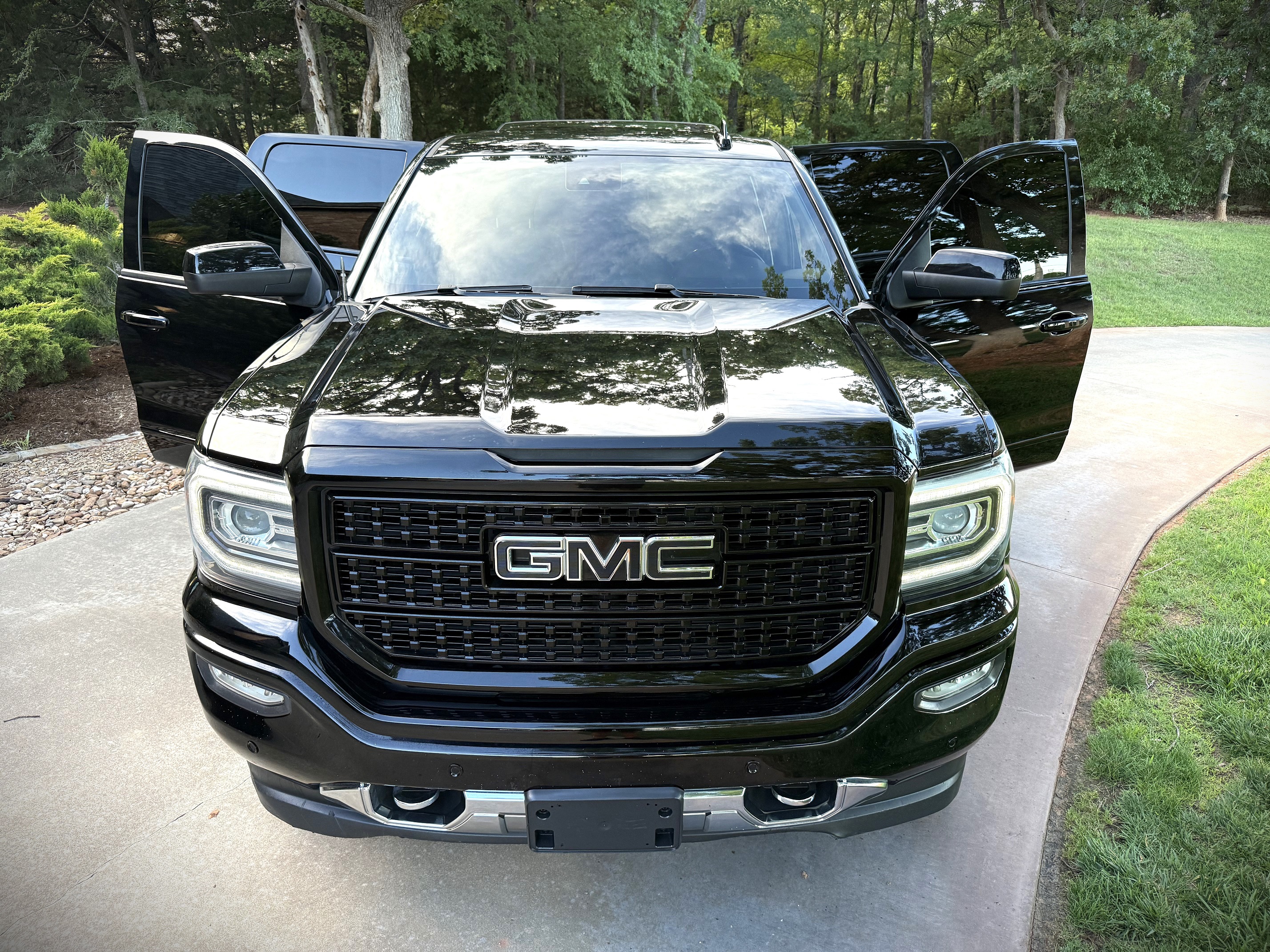 2018 GMC Sierra 4WD Crew Cab Short Box's photo