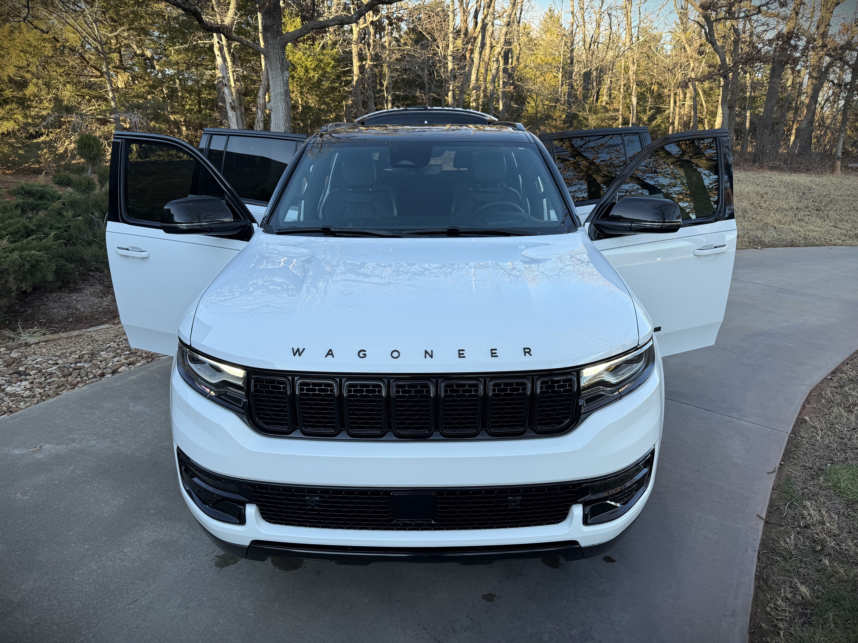 2022 Jeep Wagoneer Series III's photo