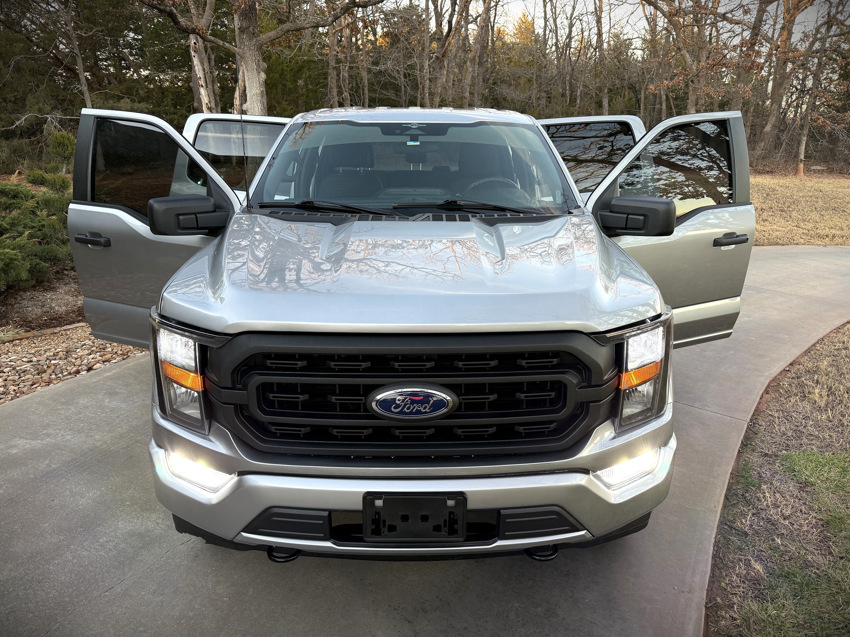 2023 Ford F-150 XL's photo