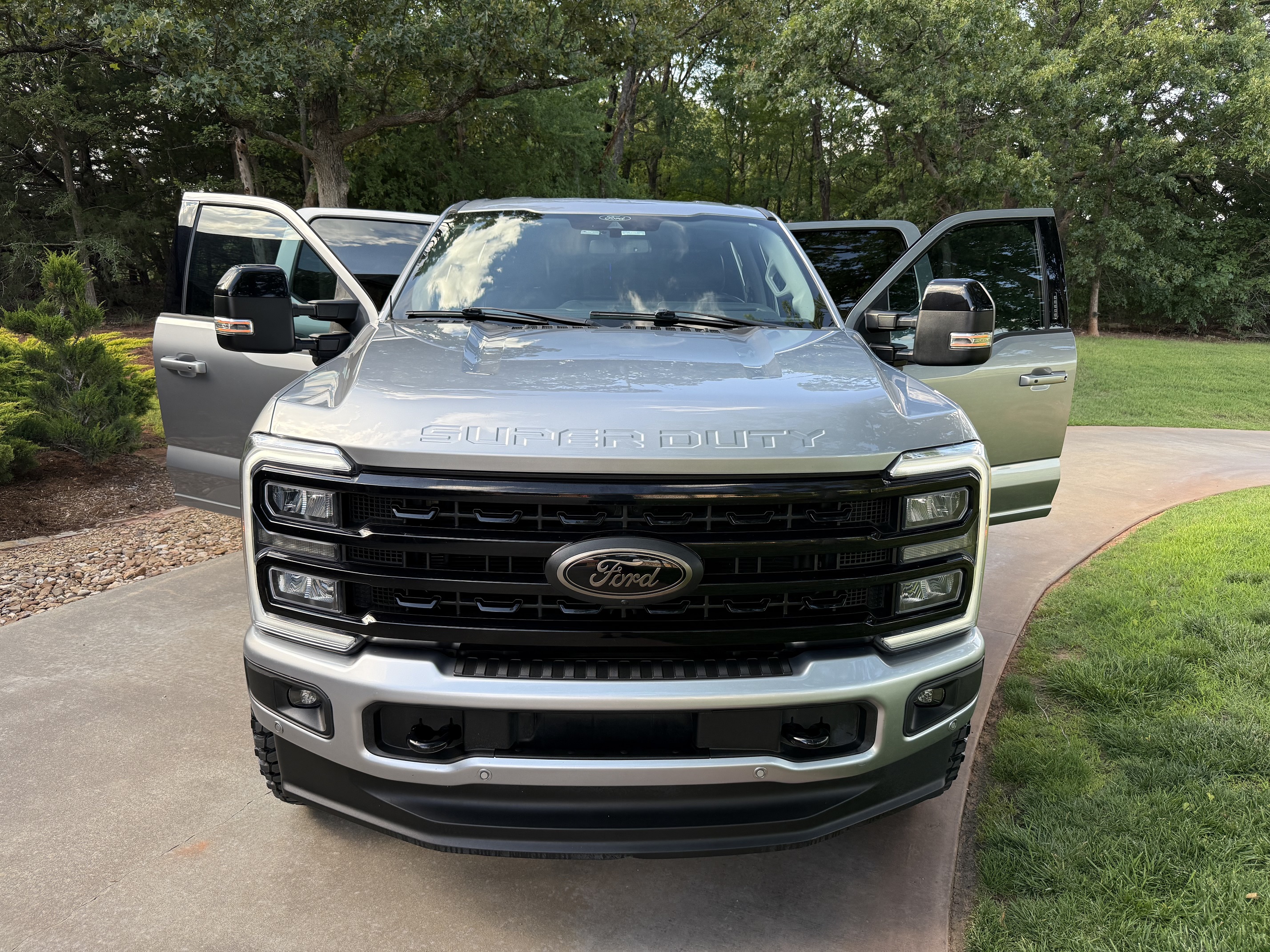 2024 Ford F-250 Lariat 4x4 Crew Cab 6-3/4' Box's photo