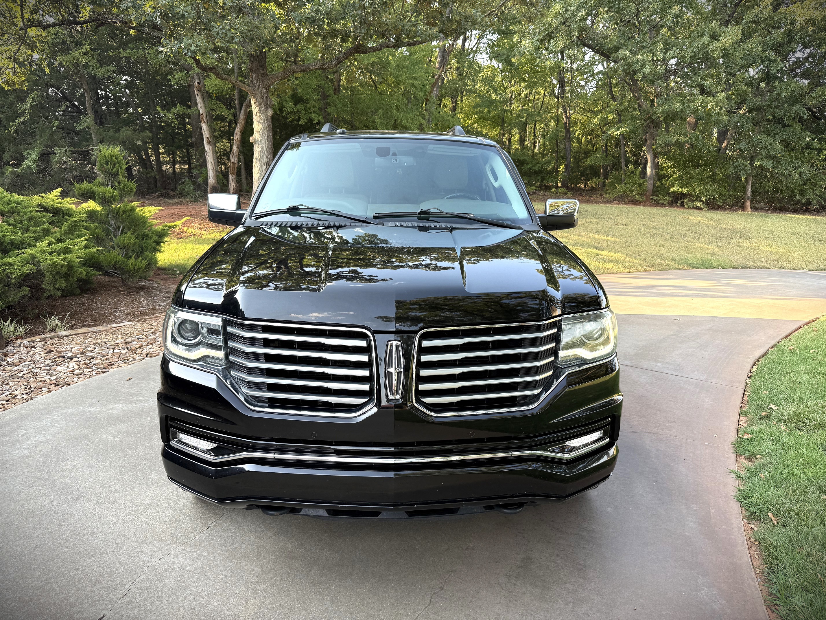 2016 Lincoln Navigator Select - Photo 2