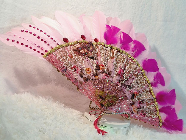 Abanico Obba, todos nuestros abanicos son personalizados y cada diseño no es repetido.