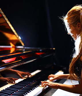 Piano player