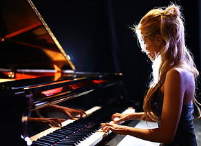 Piano player