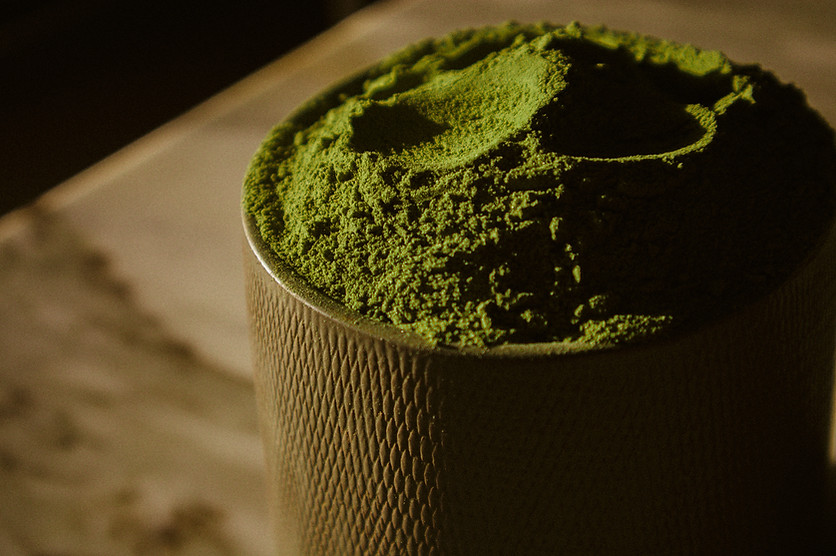Green yerba mate powder