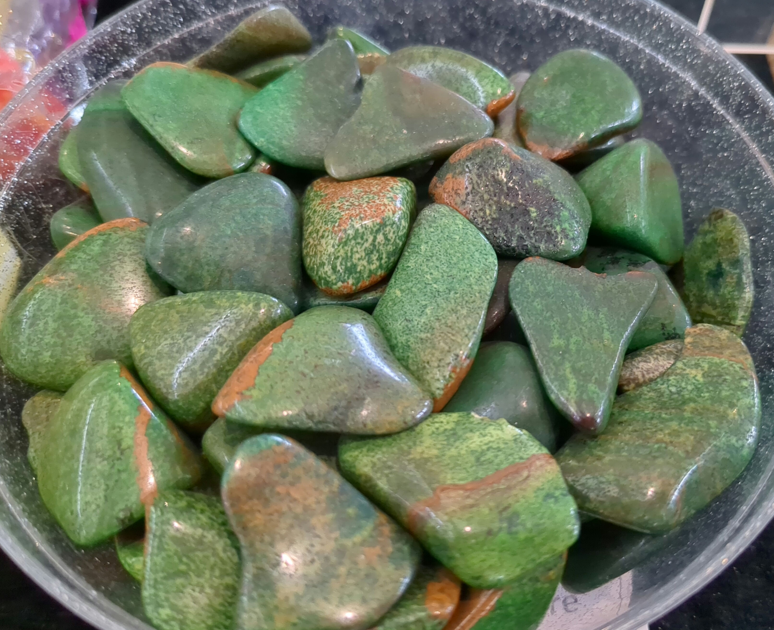 Kalahari Picture Stone, green (dyed) tumblestone