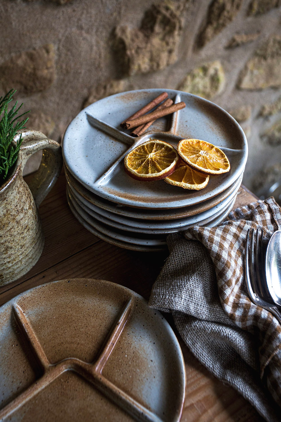 Miniature : 8 Assiettes à dessert compartimentées en grès 