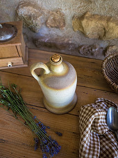 Bouteille eau de vie en grès Floral,Végétal Bouteille eau de vie en grès Floral,Végétal