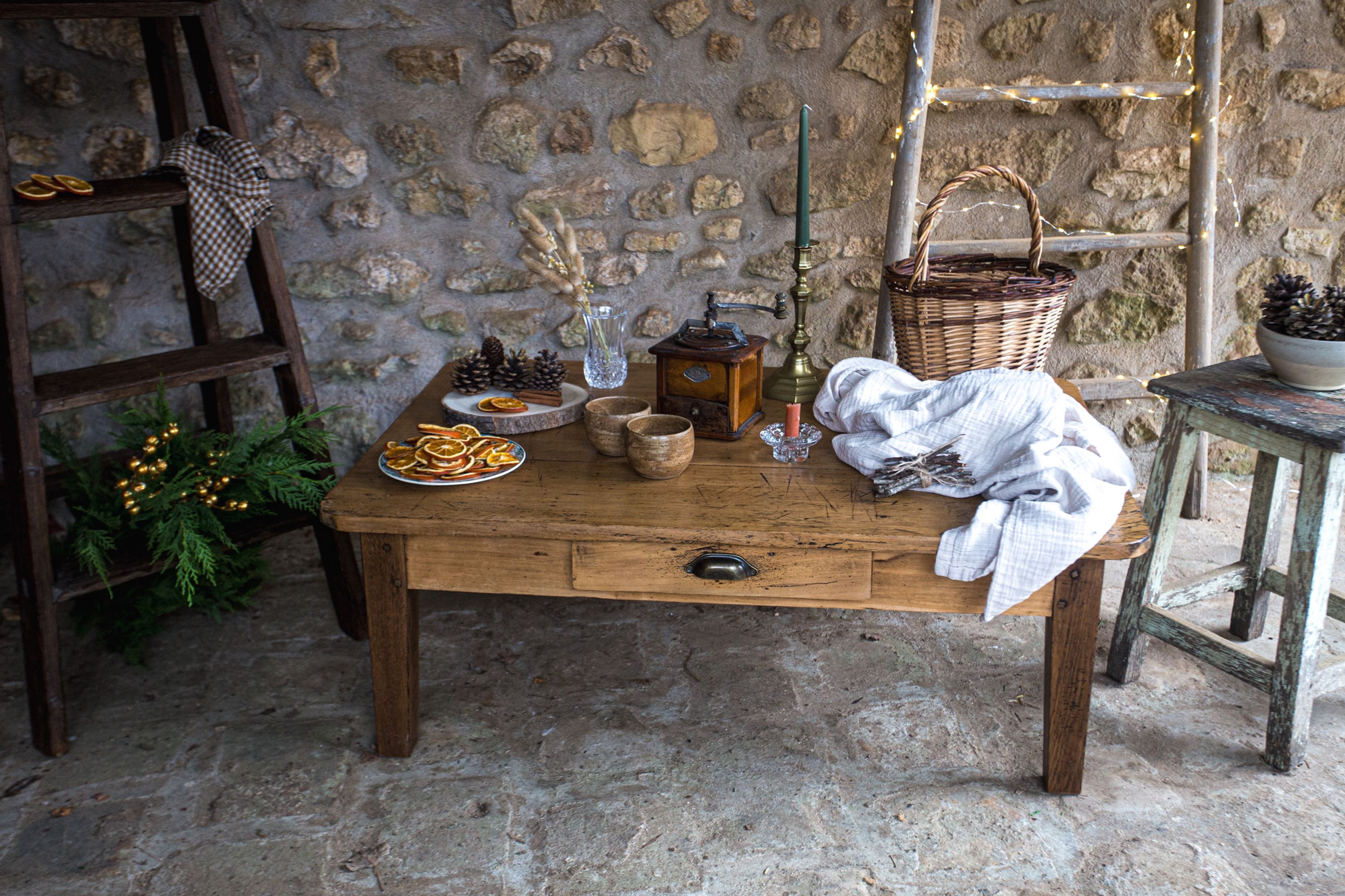Table basse rustique en peuplier et châtaigner