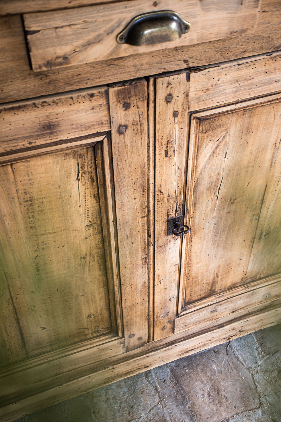 Miniature : Buffet rustique en peuplier 