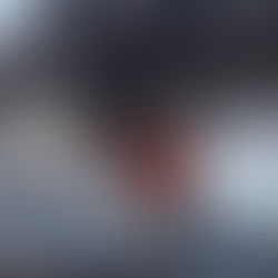 Fotovoltaické panely na střeše s bezpečnou nehořlavou izolací – prevence šíření požáru.