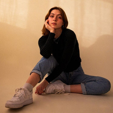 ARTIST SPOTLIGHT: LIZZY MCALPINE